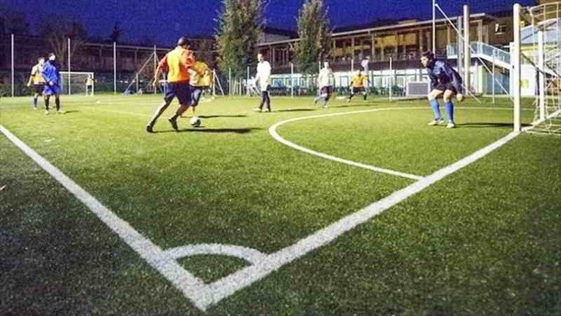 «Calcetto, volley, basket, judo e tutti gli altri sport di contatto potranno ripartire».